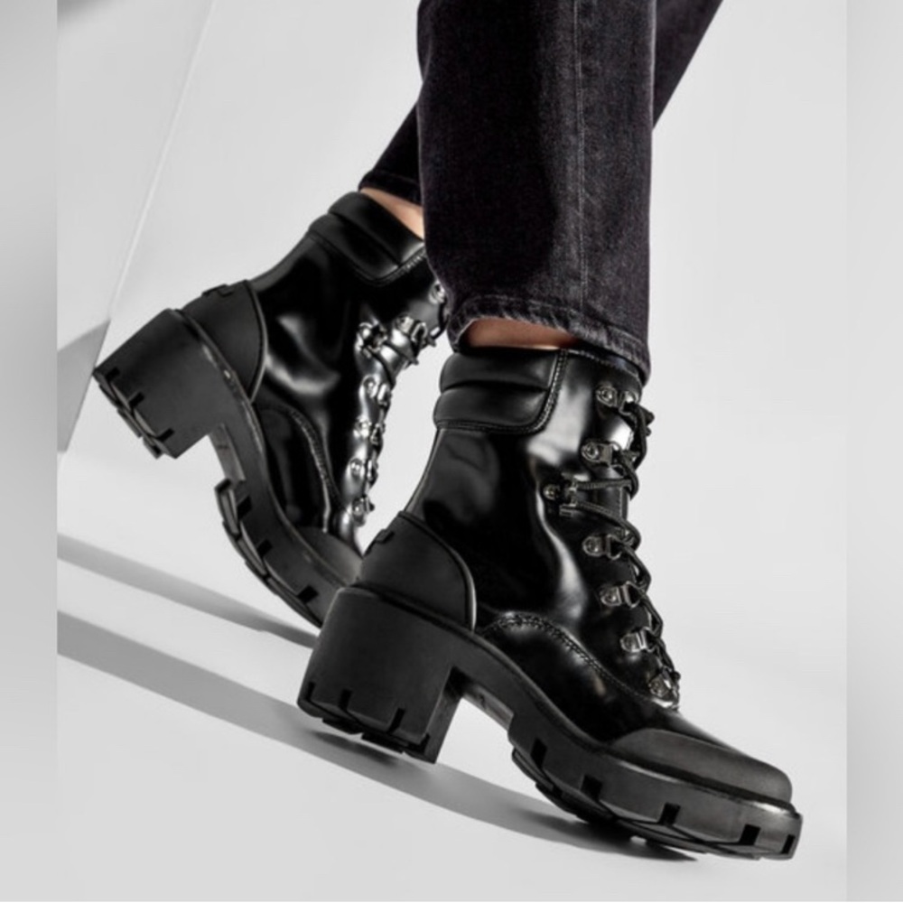 Tory Burch Black Lug Sole Hiker Ankle Boots Sz. 10.5
